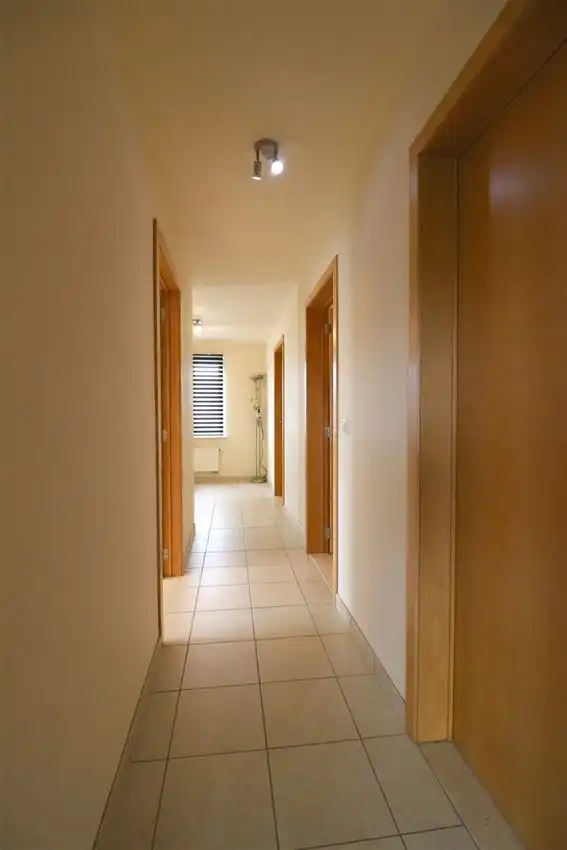Moderne driegevelwoning met 3 slpk en tuin op rustige locatie foto 8