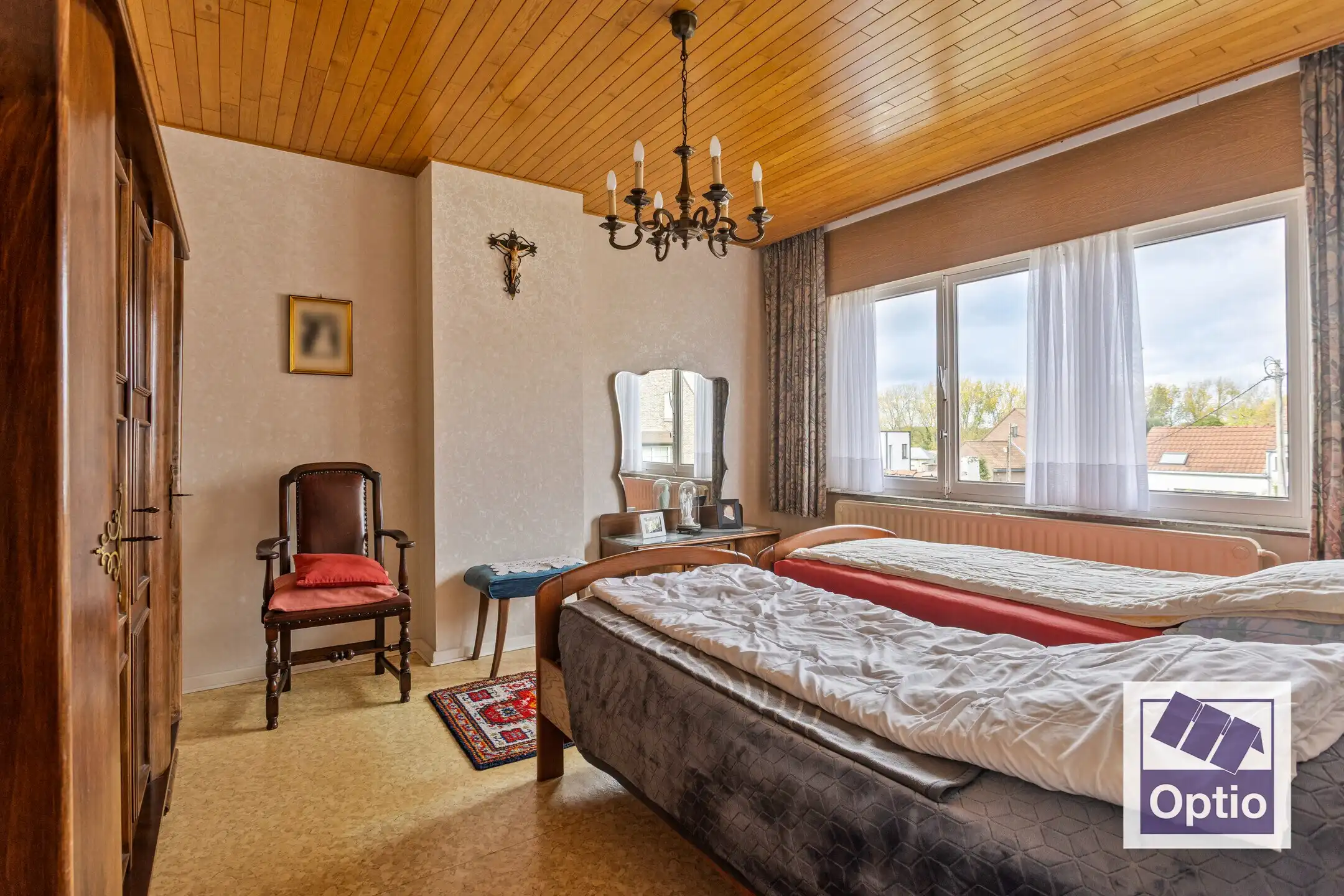 Woning met 5 slaapkamers en grote tuin. foto 18