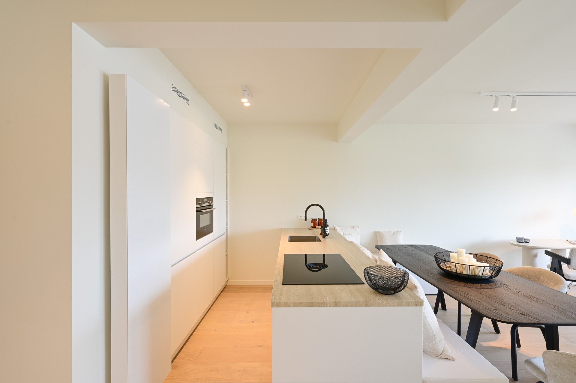 Prachtig gerenoveerd appartement inclusief garage in het centrum Knokke foto 7