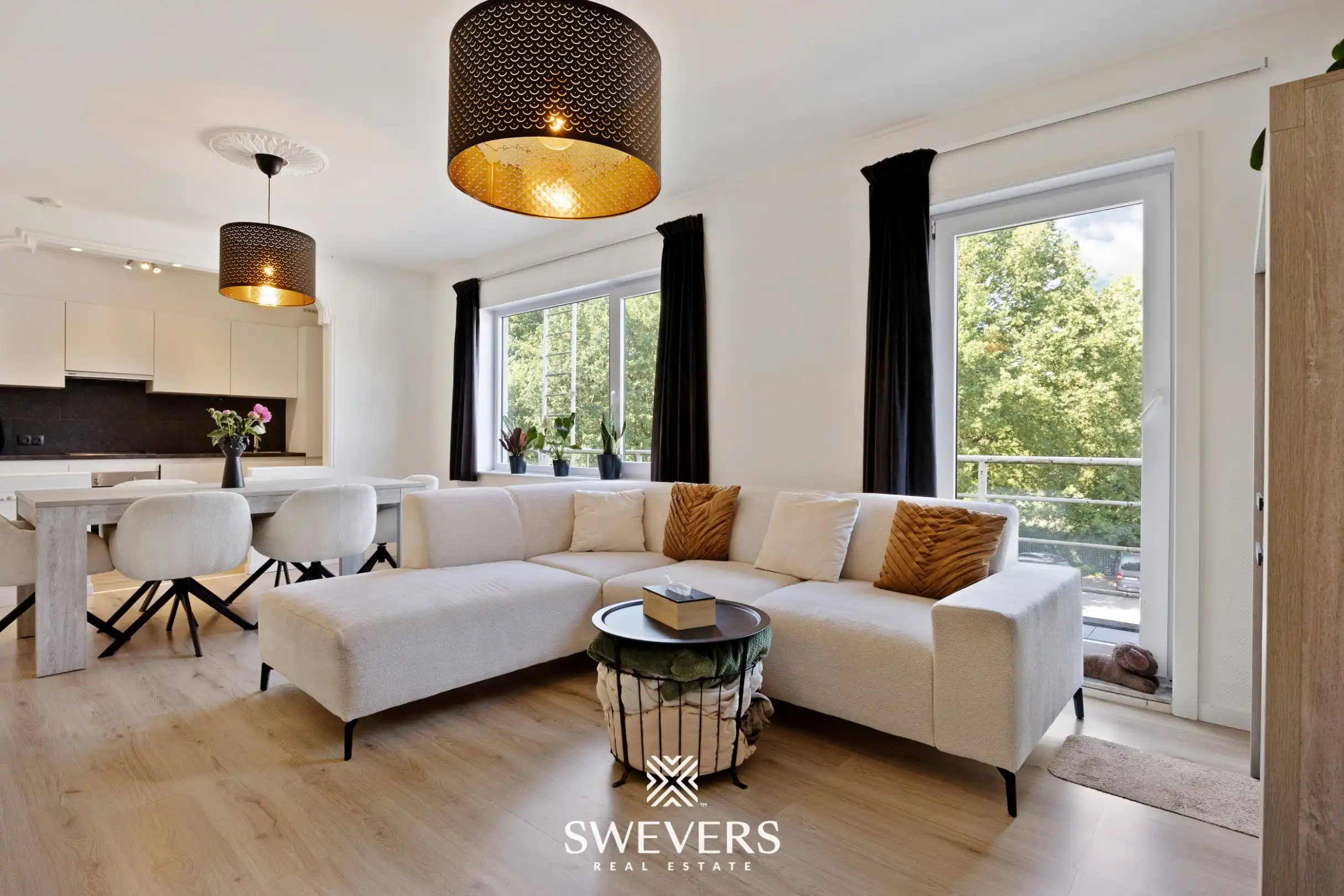 Uitstekend gelegen en instapklaar appartement met 2 slaapkamers te Genk foto {{pictureIndex}}