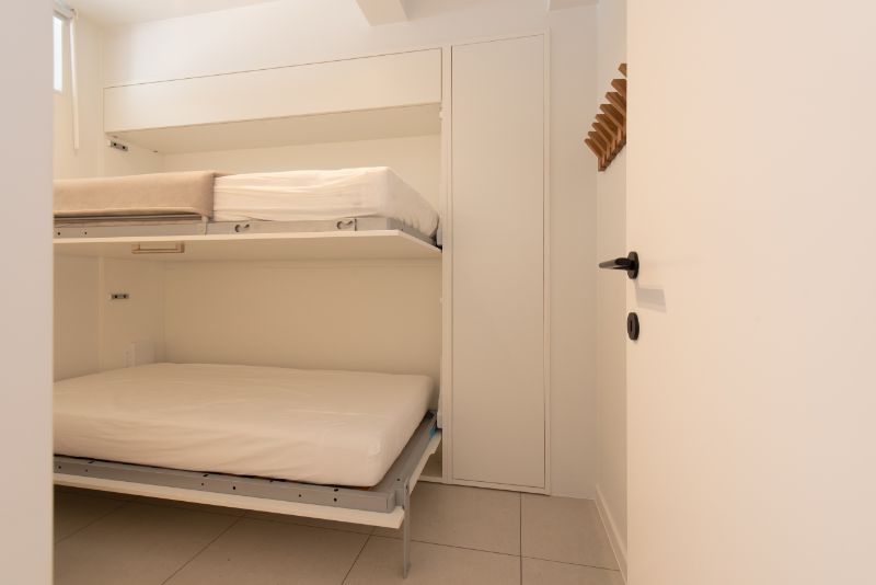 Gerenoveerd 3-slaapkamer doorloop appartement met frontaal zeezicht te koop foto 12