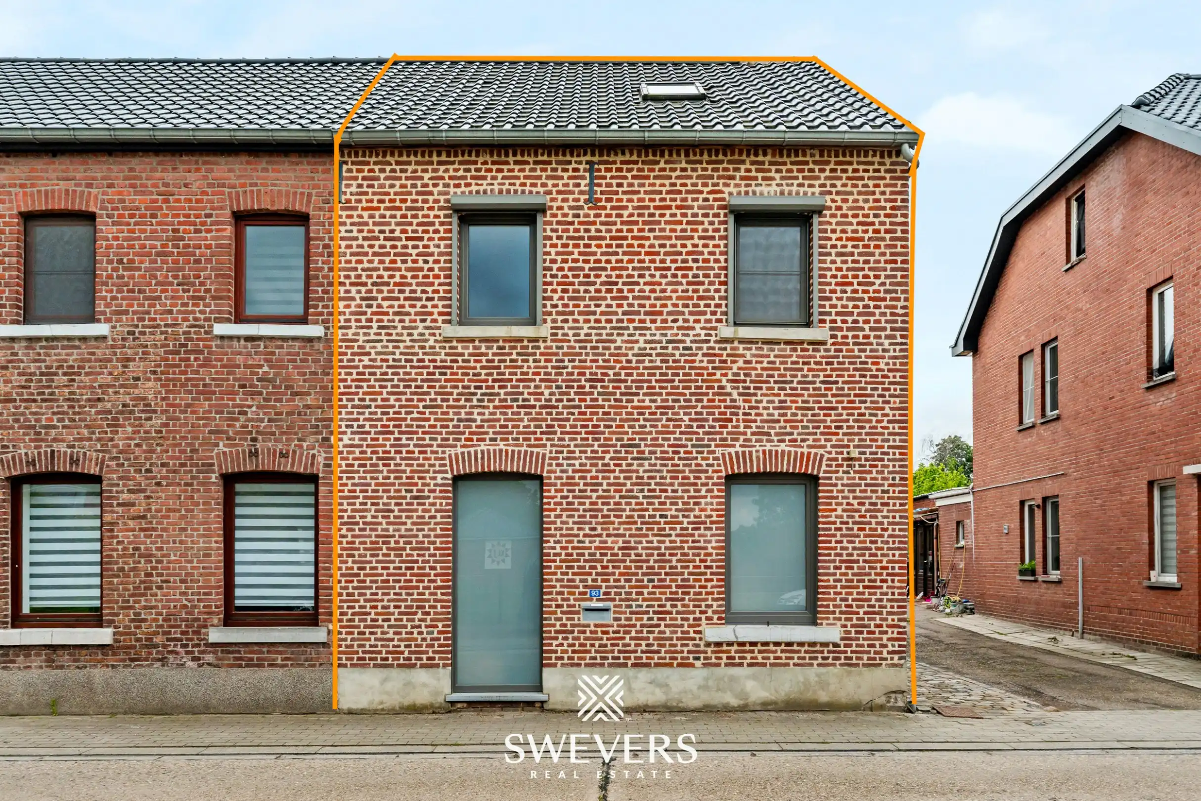 Ruim gerenoveerde woning met 3 slaapkamers te Bilzen-Hoeselt foto {{pictureIndex}}