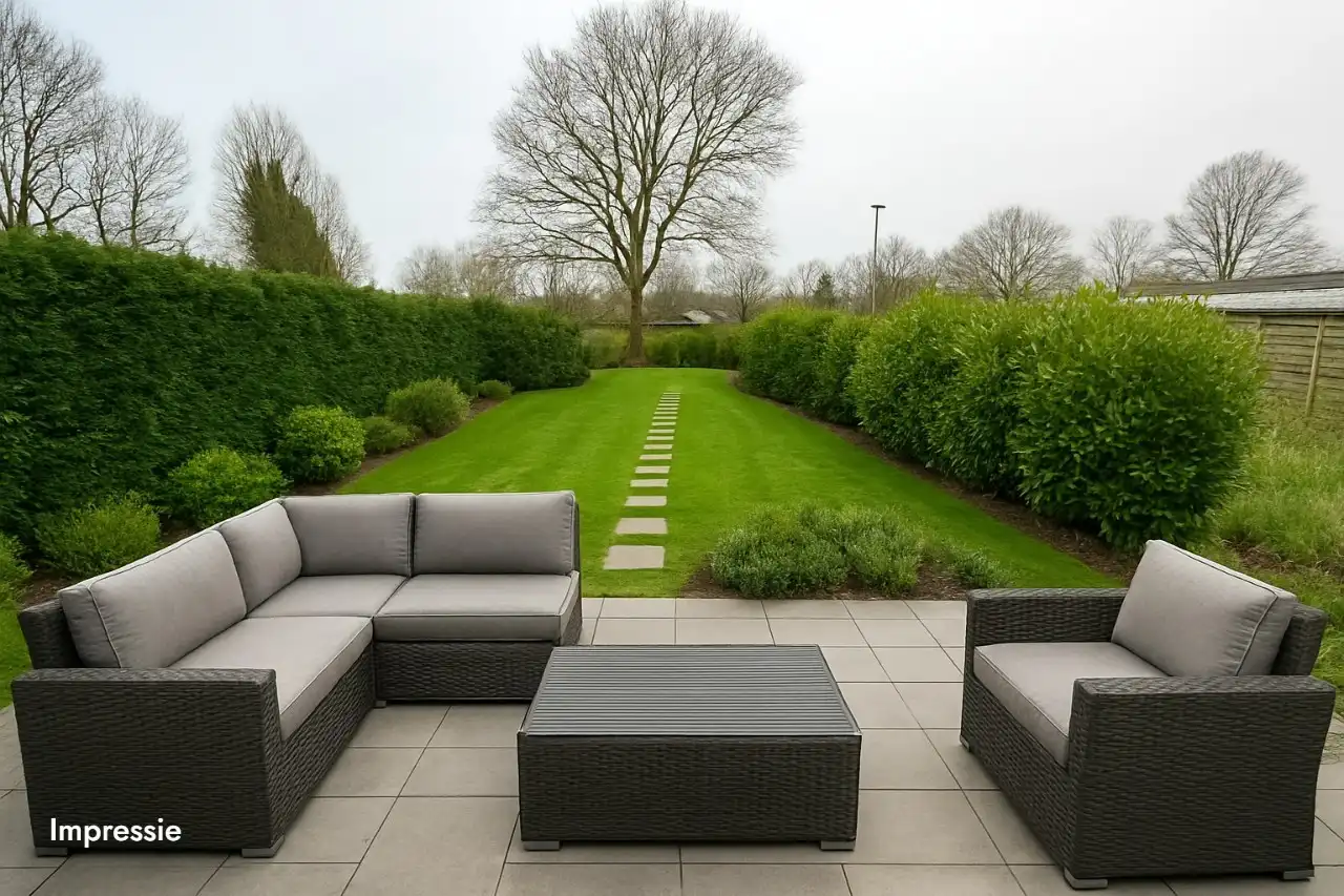 Halfopen woning met ruime tuin foto 19