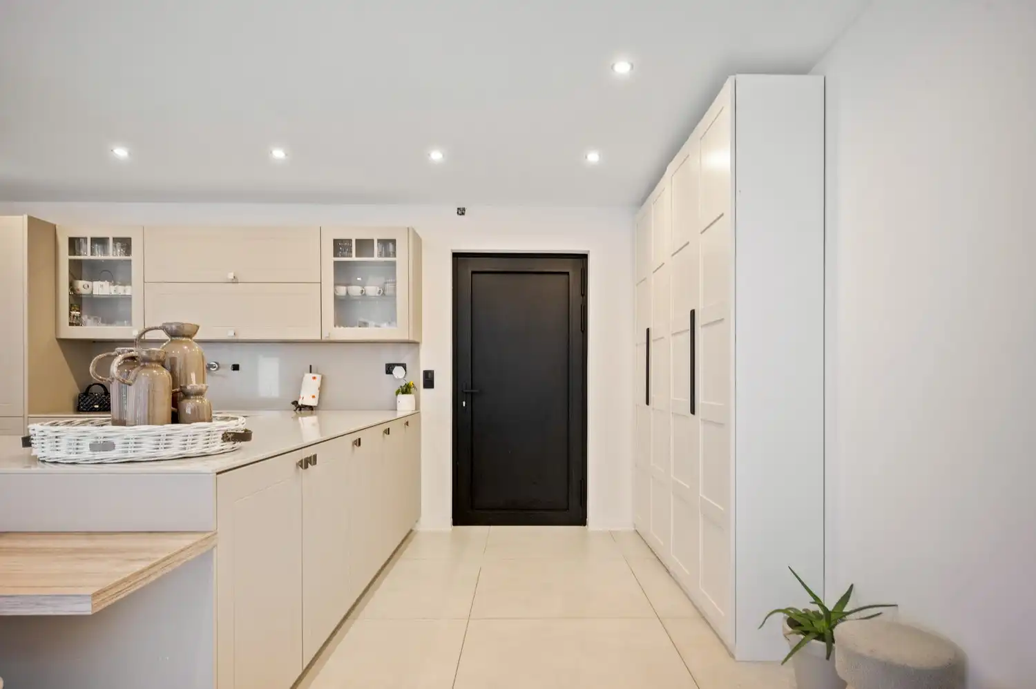 Gerenoveerde woning met 5 slpkrs en 2 badkamers op perceel van 2527m² te Onze-Lieve-Vrouw-Waver foto 6