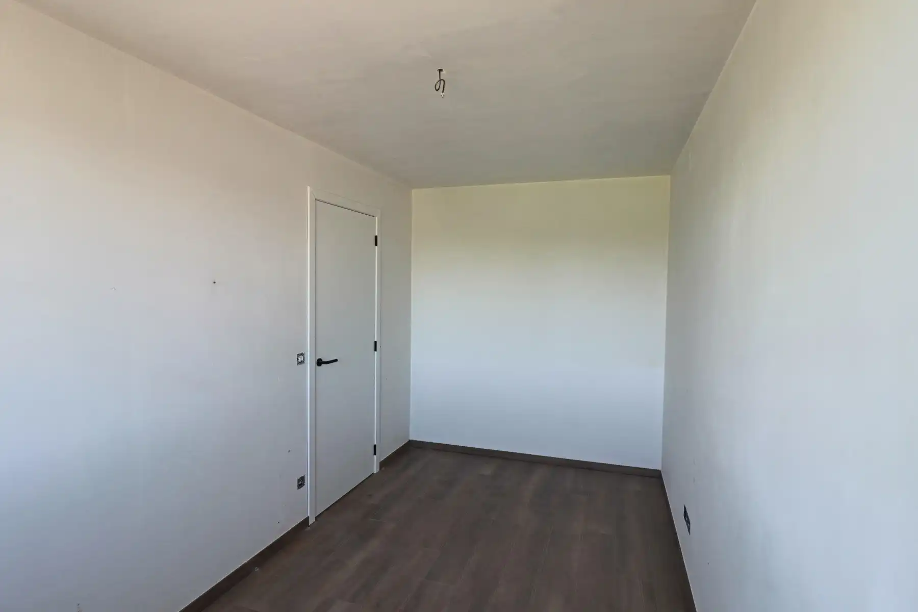 Energiezuinige nieuwbouwwoning met 4 slaapkamers, terras tuin en carport. foto 13