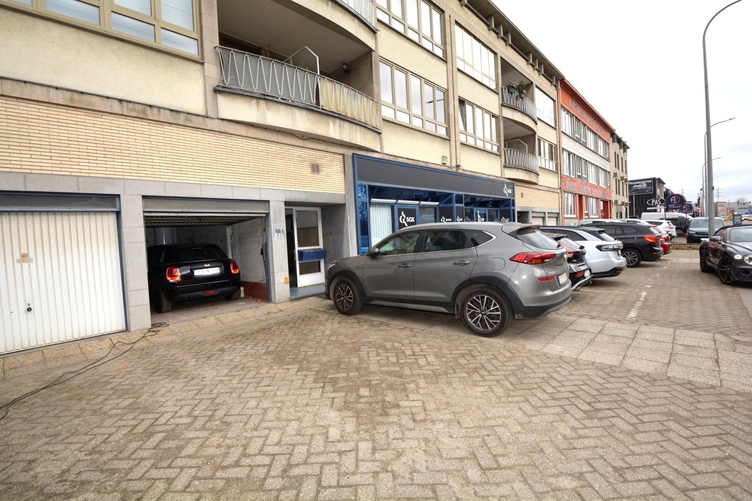 GERENOVEERD APPARTEMENT MET 2 SLK EN GARAGE! foto 14