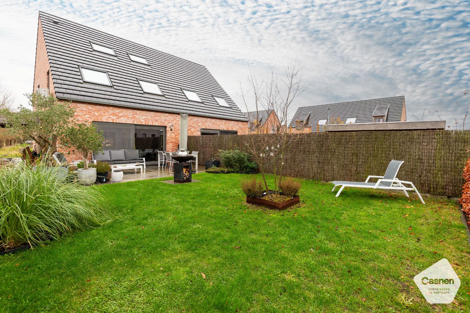 Recente instapklare woning ( BJ 2021) in een doodlopende straat met 4 slaapkamers, carport en tuin. foto 17