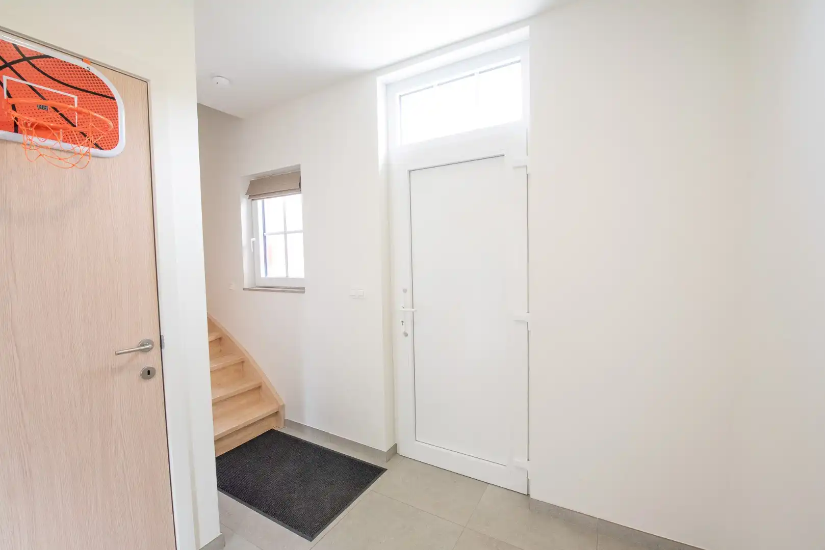 ENERGIEZUINIGE woning te huur in Olsene met 3 slaapkamers en garage foto 2