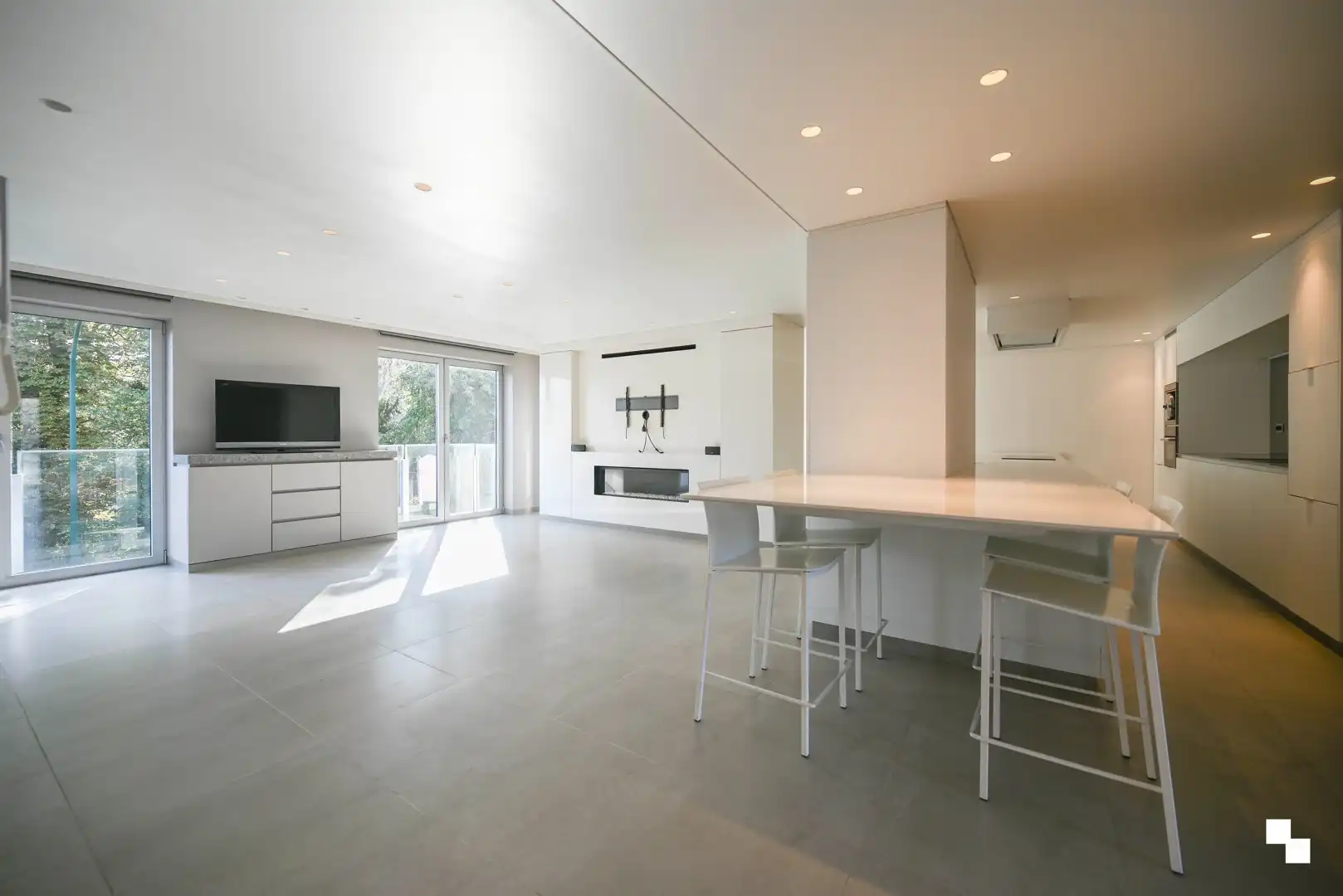 Luxueus afgewerkt appartement in het centrum van Waregem foto 4