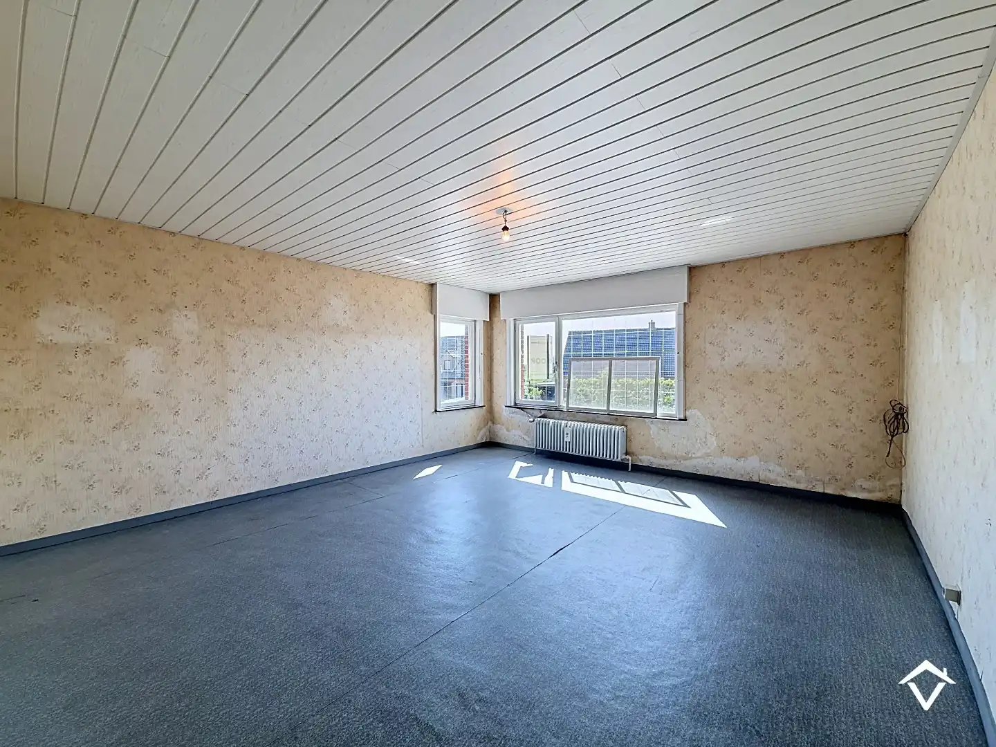 Gezinswoning met polyvalente ruimte, vijf slaapkamers en inpandige garage te Koekelare foto 9