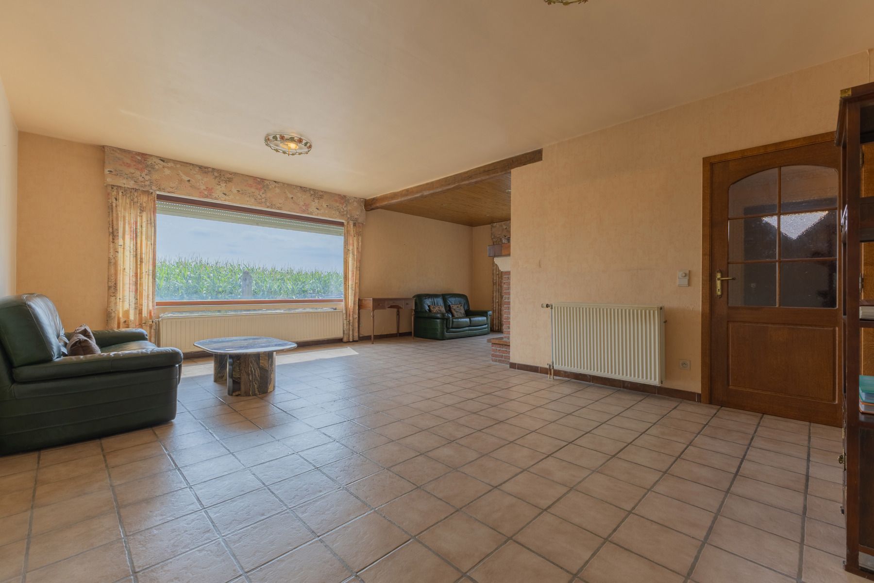 Landelijk gelegen woning met 3 slaapkamers en garage foto 8