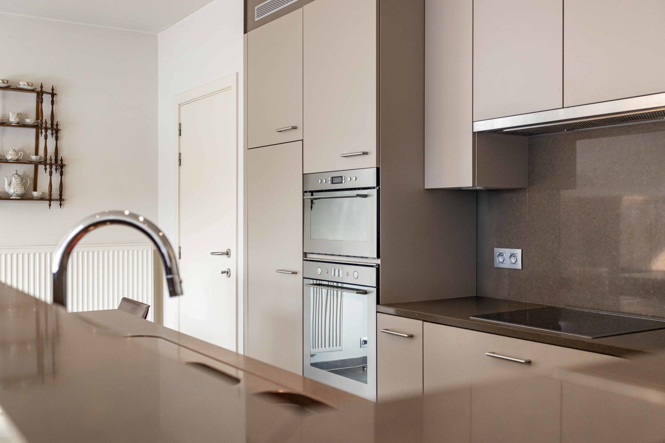 Lichtrijk appartement met terras en garagebox te Kluisbergen foto 4