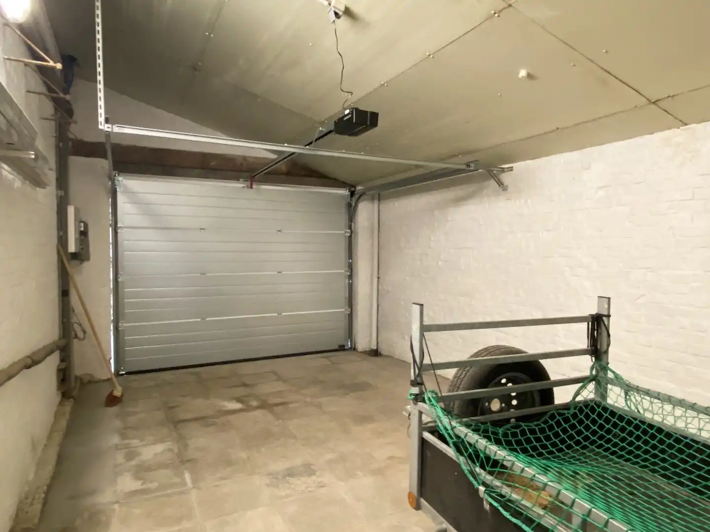 INSTAPKLARE GEZINSWONING MET 3 SLPKS EN GARAGE foto 8