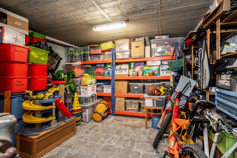 Ruime en comfortabele woning met garage en tuin foto 22