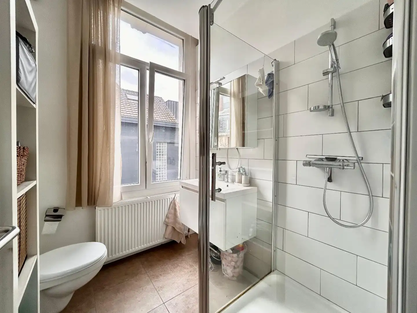 Charmant handelspand met woonst op toplocatie foto 6