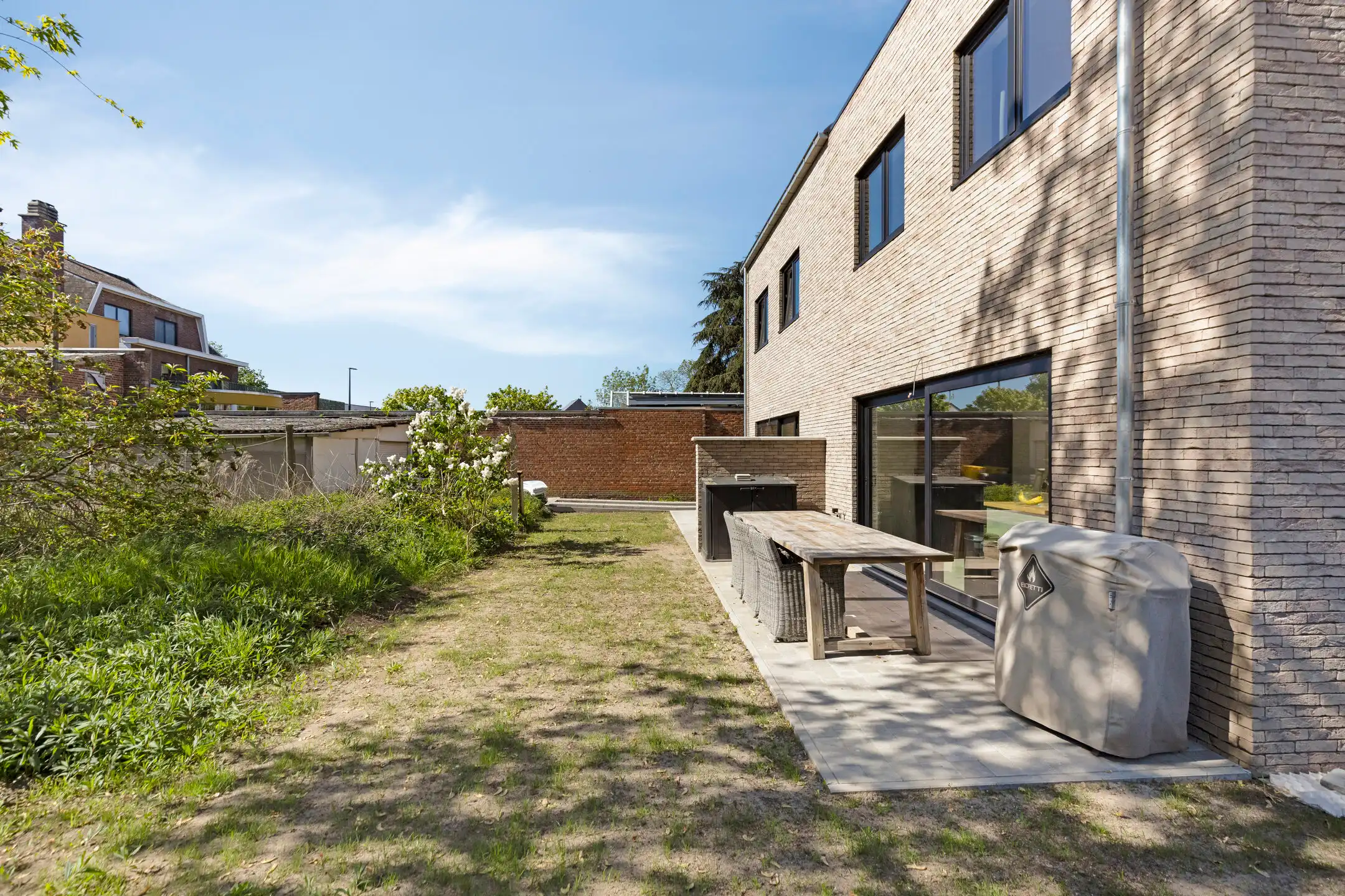 Trendy en lichtrijke woning met VEEL potentiëel foto 12