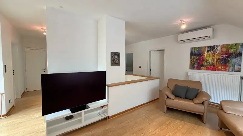 Instapklare moderne villa van 310m² op 19 are met mooie tuin foto 32