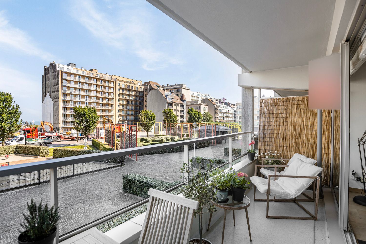 Gerenoveerd appartement met 1 slaapkamer en ruim terras foto 1