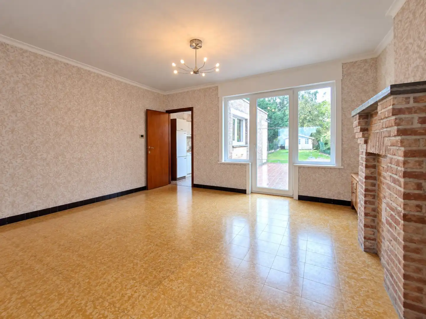 Ruime woning met tuin foto 6