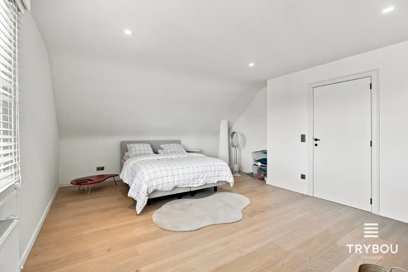 Alleenstaande luxueuze woning met 5 slaapkamers!  foto 17