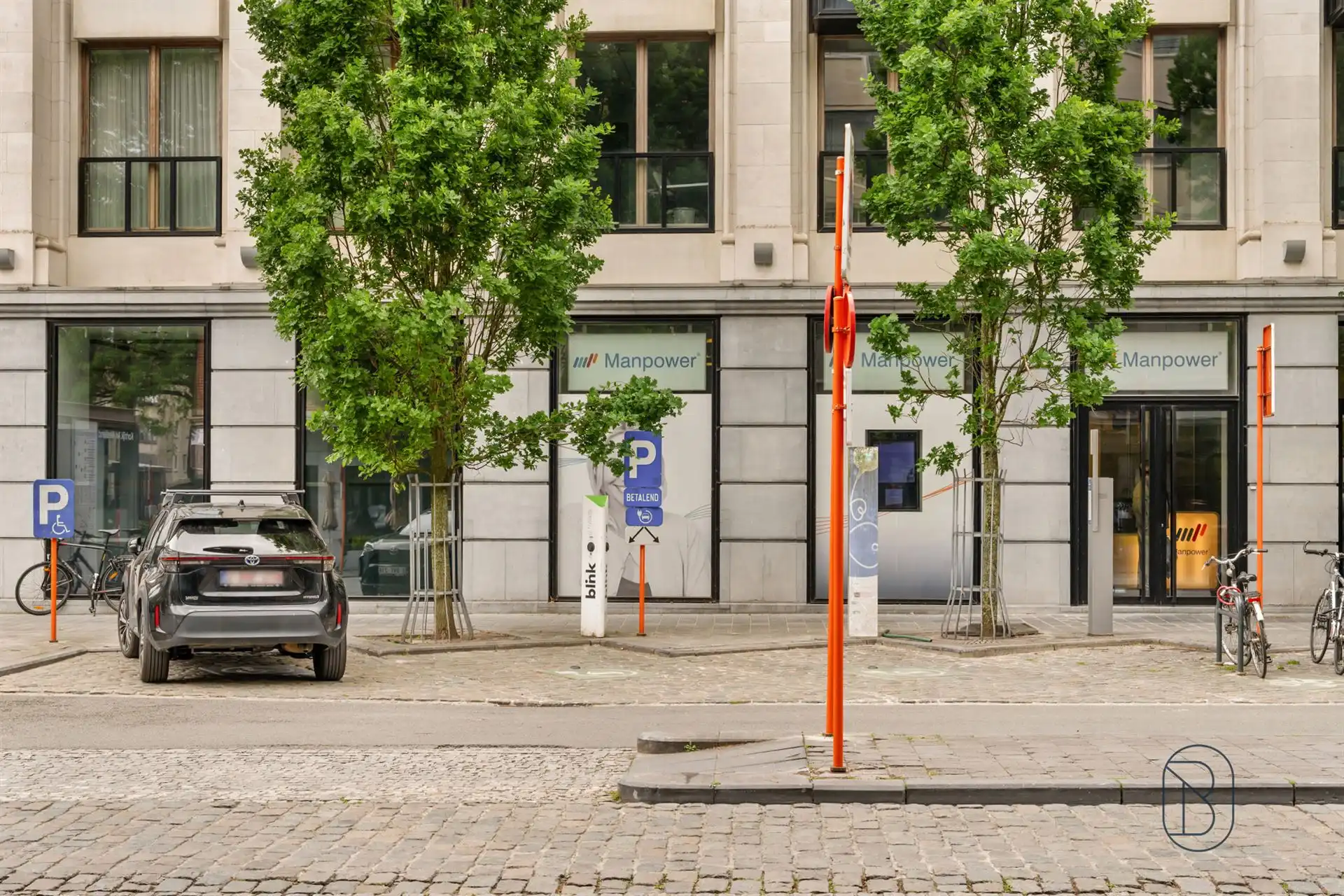 Topgelegen kantoorruimte van 450m2, veel potentieel foto 24