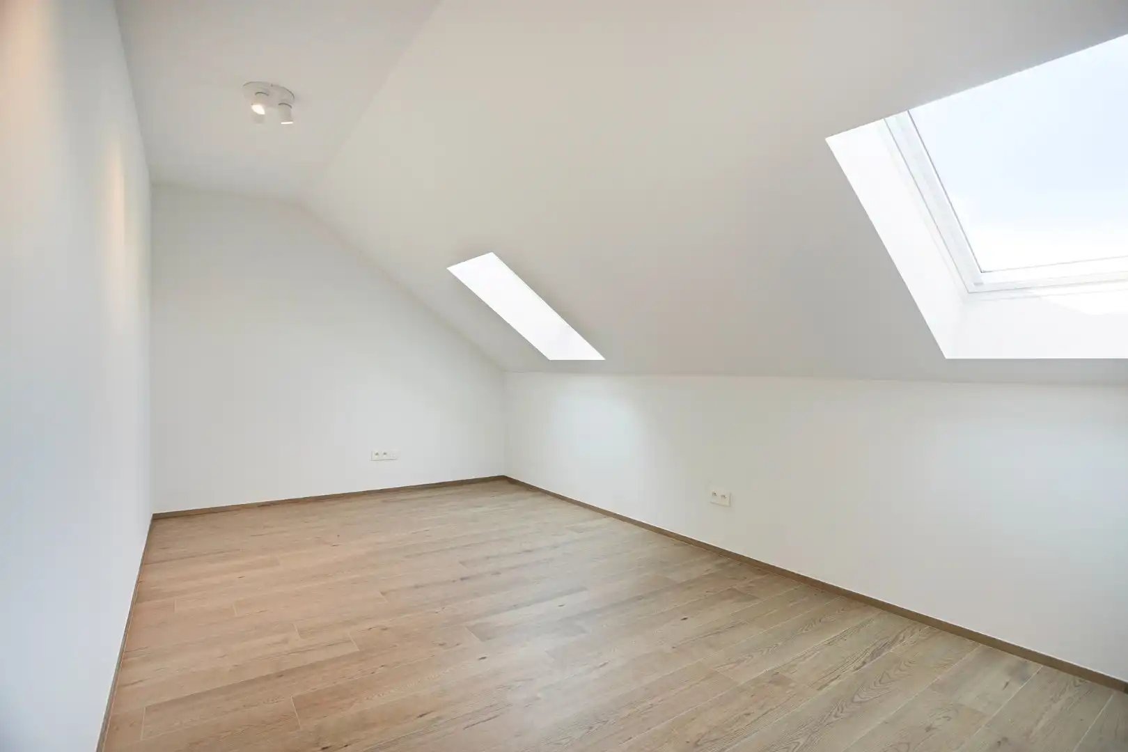 Gerenoveerd ruim en lichtrijk appartement met 2 slaapkamers - EPC  72Kwh/m² foto 20