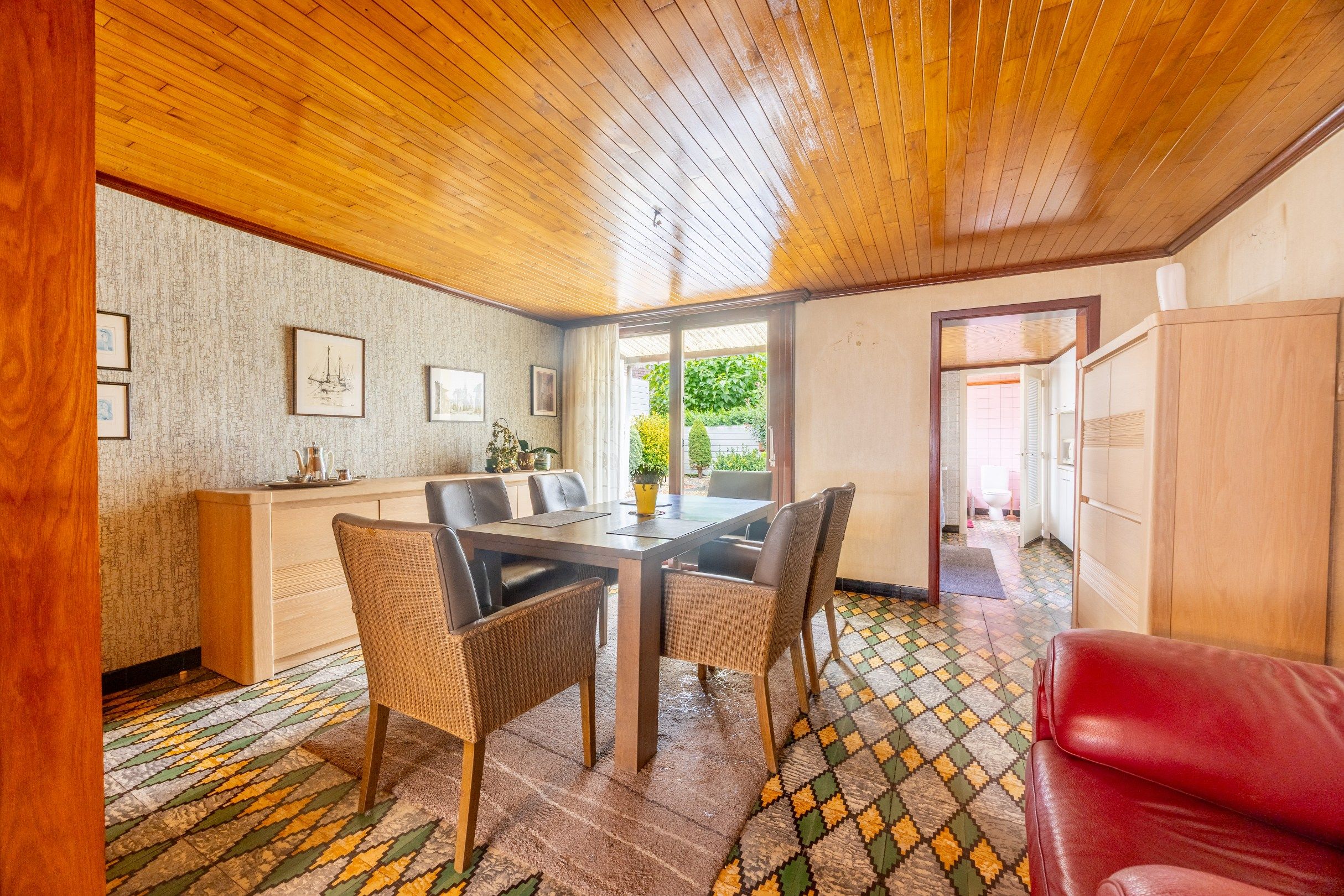 Te renoveren woning met grote garage/werkplaats  foto 4