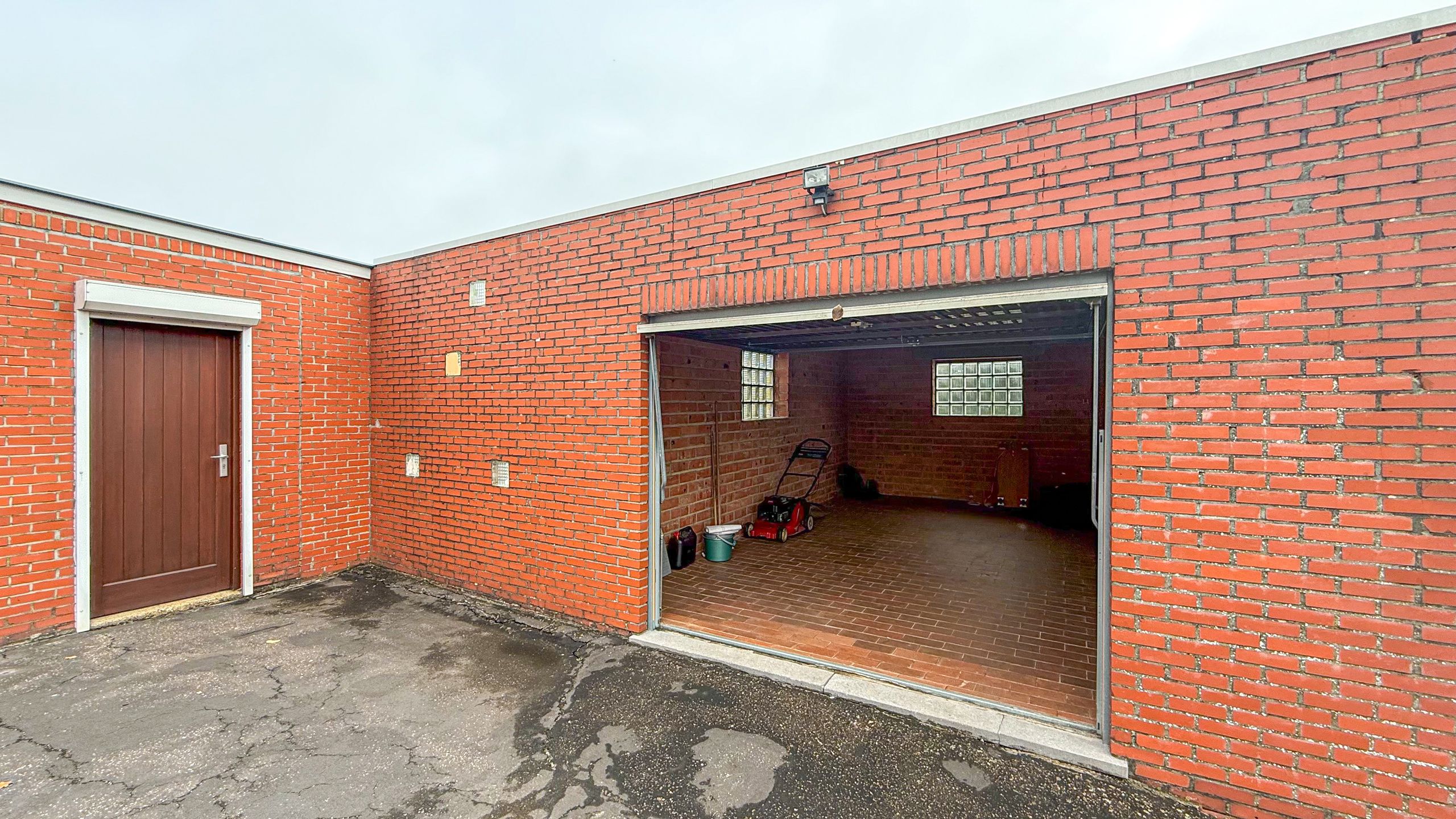 Ruime woning met 3 slaapkamers en zeer breed perceel! foto 33