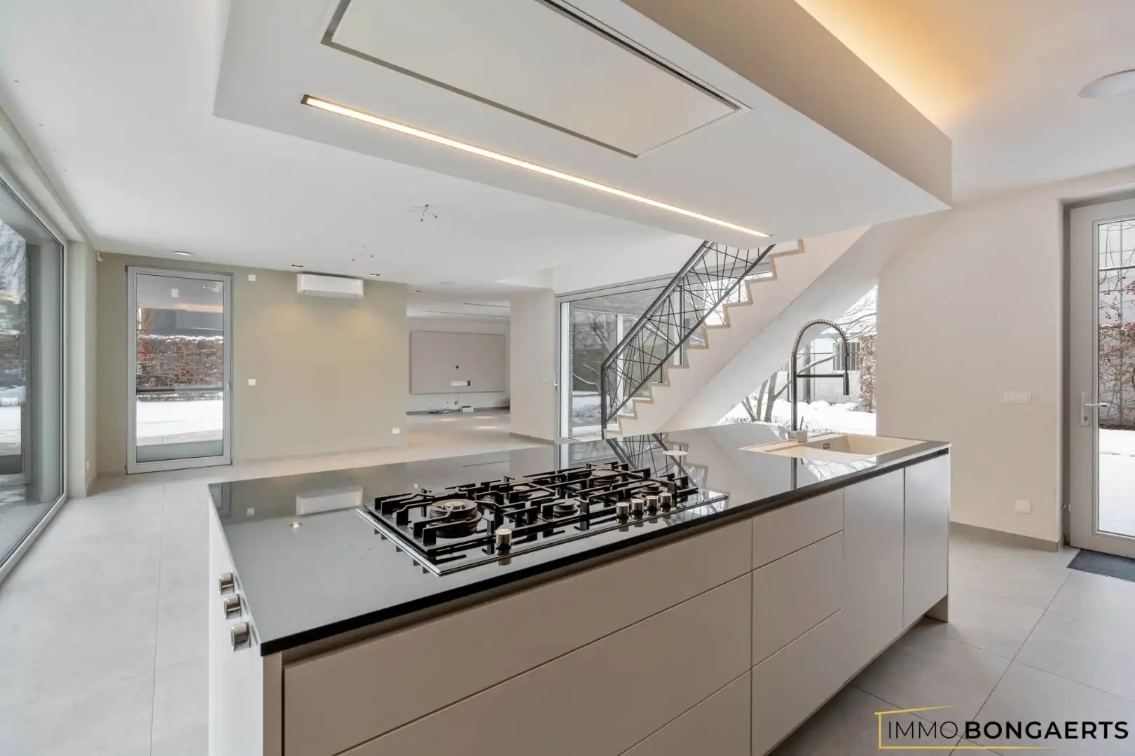 Moderne woonst met 4 slaapkamers  foto 4