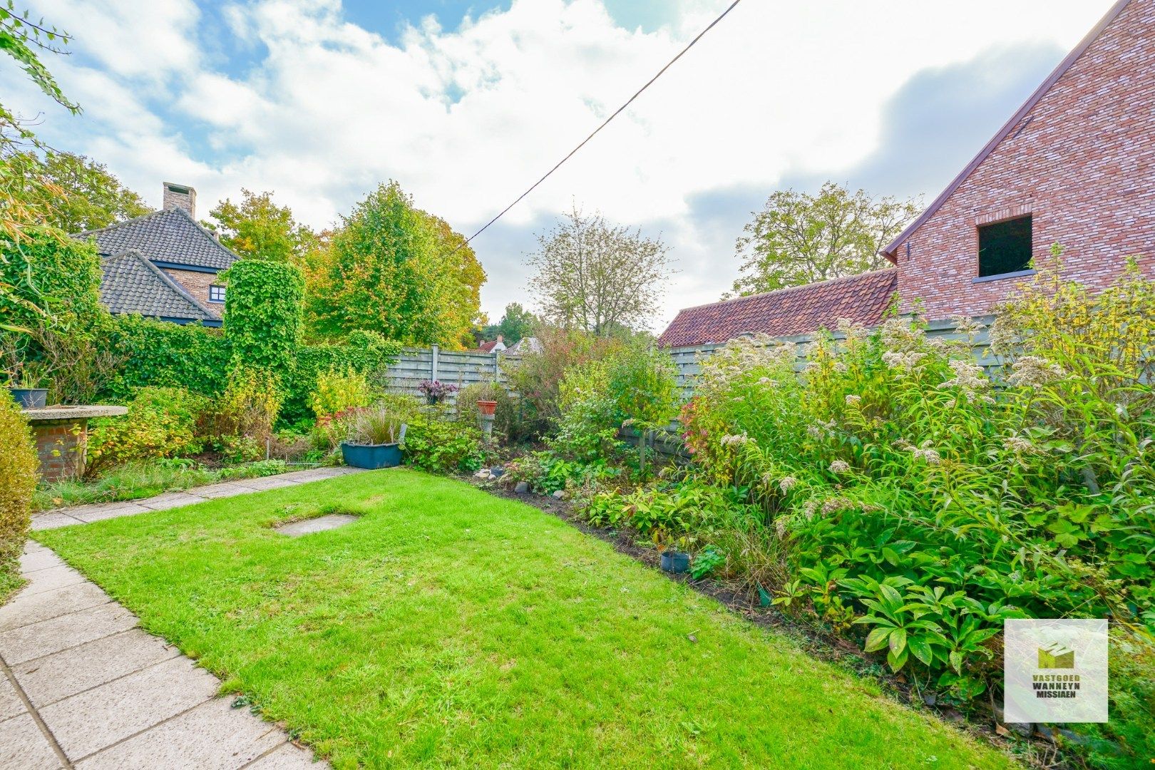 Gelijkvloerse te renoveren of herop te bouwen woning op 811m2 aan bosrand te Hertsberge foto 8