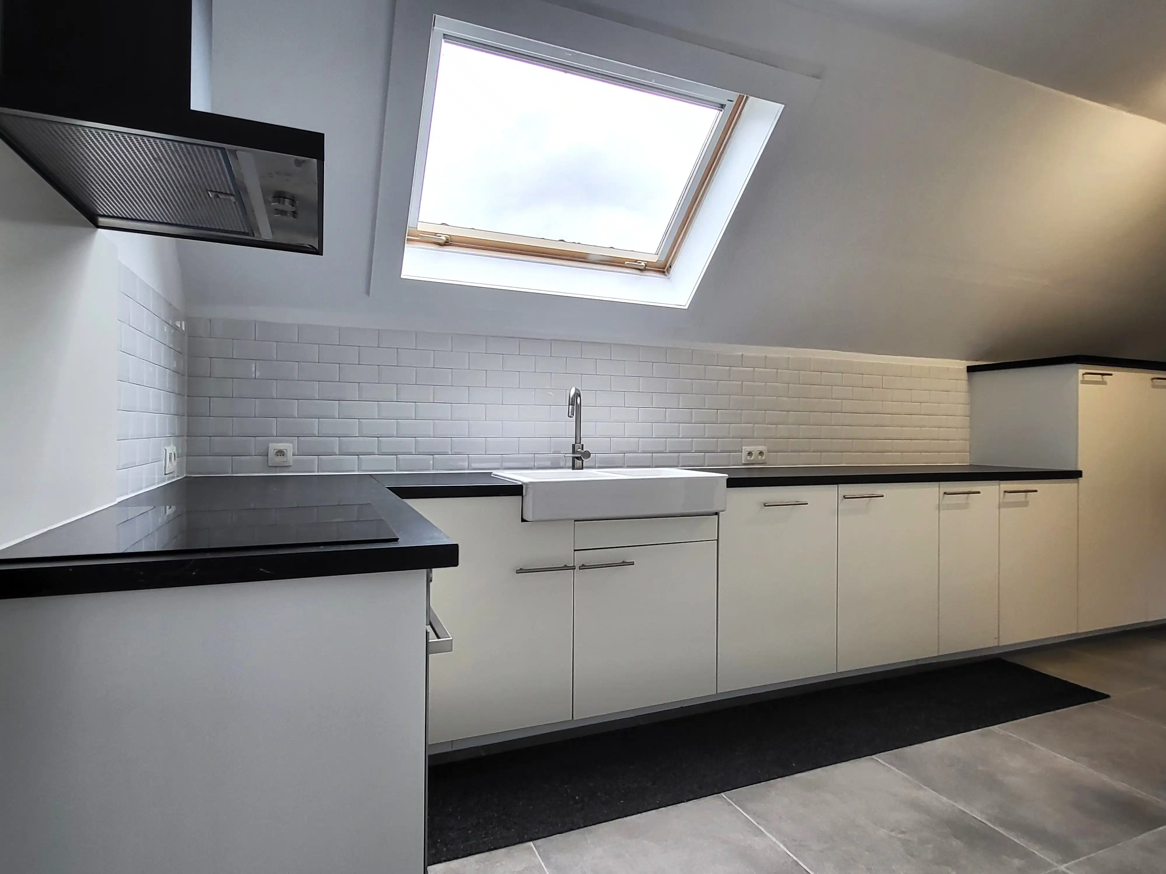 In het landelijke Roborst, een deelgemeente van Zwalm in de prachtige Vlaamse Ardennen, bevindt zich deze ruime en volledig gerenoveerde woning op een perceel van 1.143 m².  foto 25