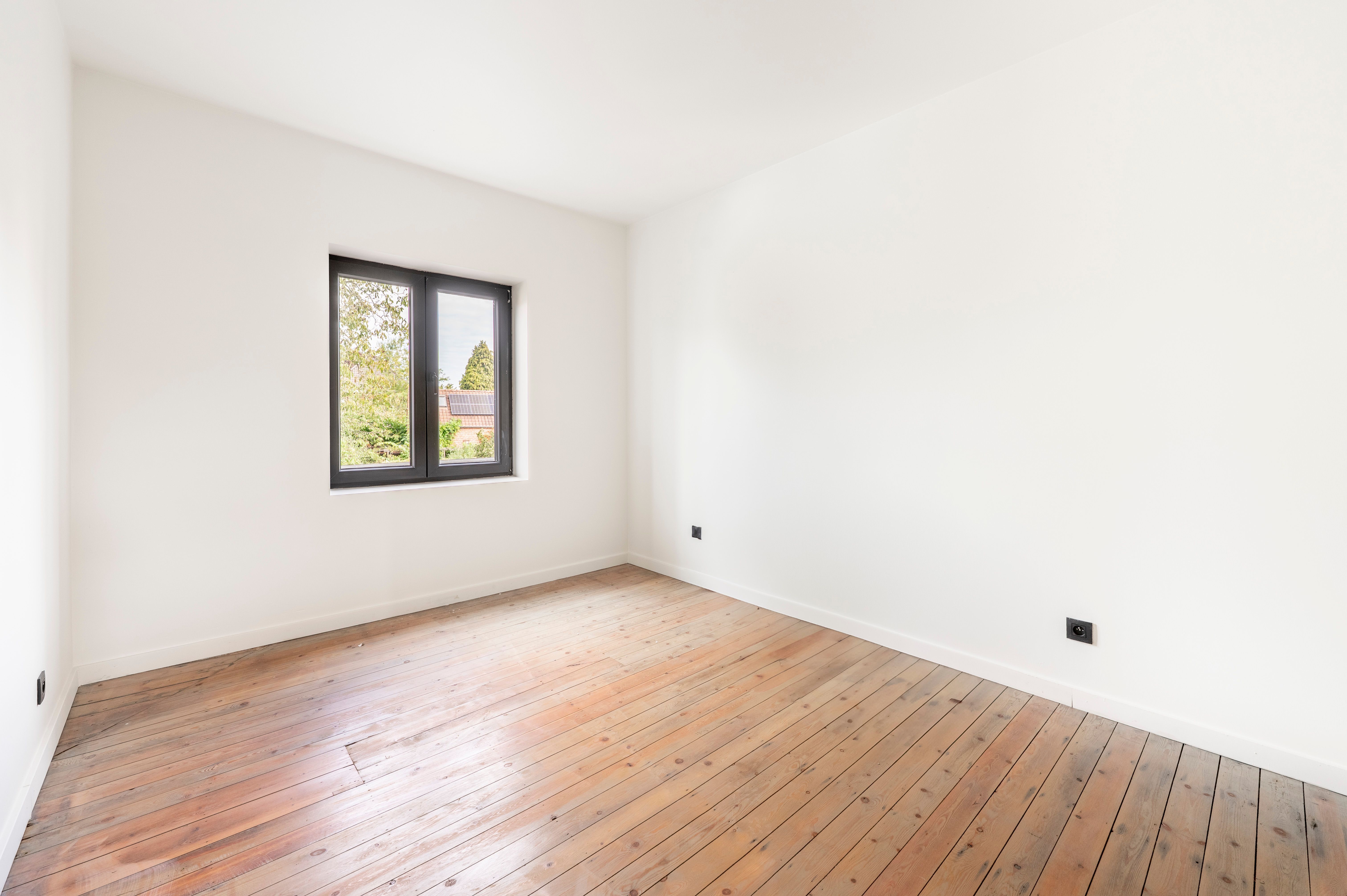 Volledig gerenoveerde gezinswoning met tuin en 3 slaapkamers in Ekeren te huur! foto 17