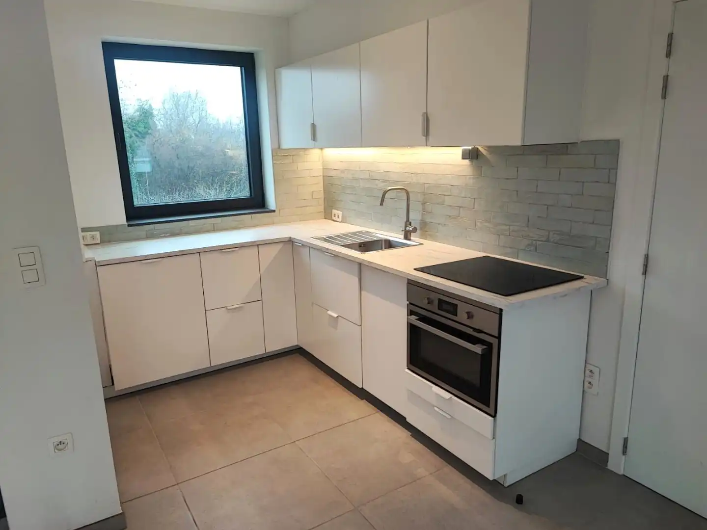 Leuk en modern 2 slaapkamer appartement gelegen te Olmen centrum ! foto 2