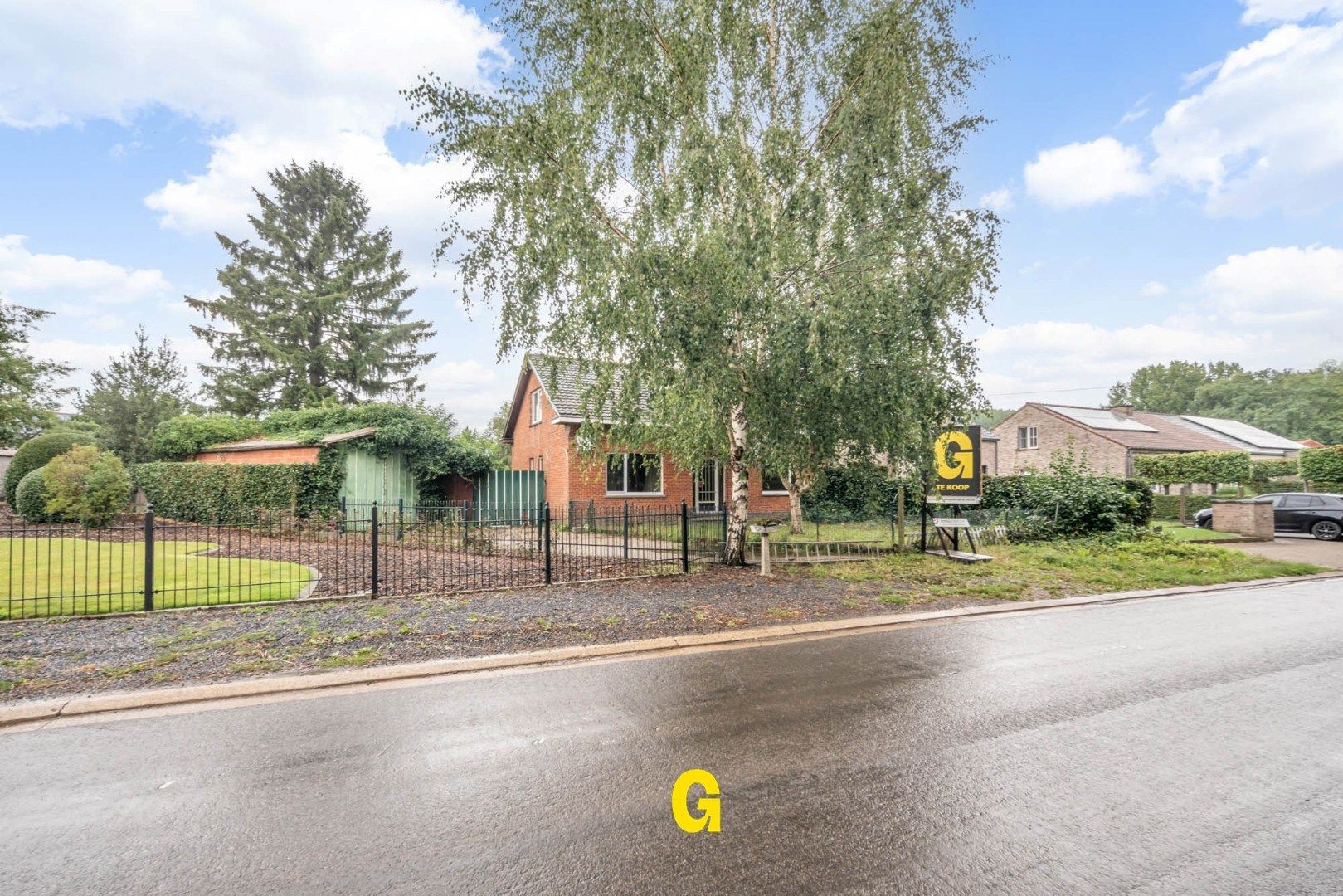 Hoofdfoto van de publicatie: Grondig te renoveren halfvrijstaande woning met tuin op 15a 12ca in het landelijke Alt-Hoeselt