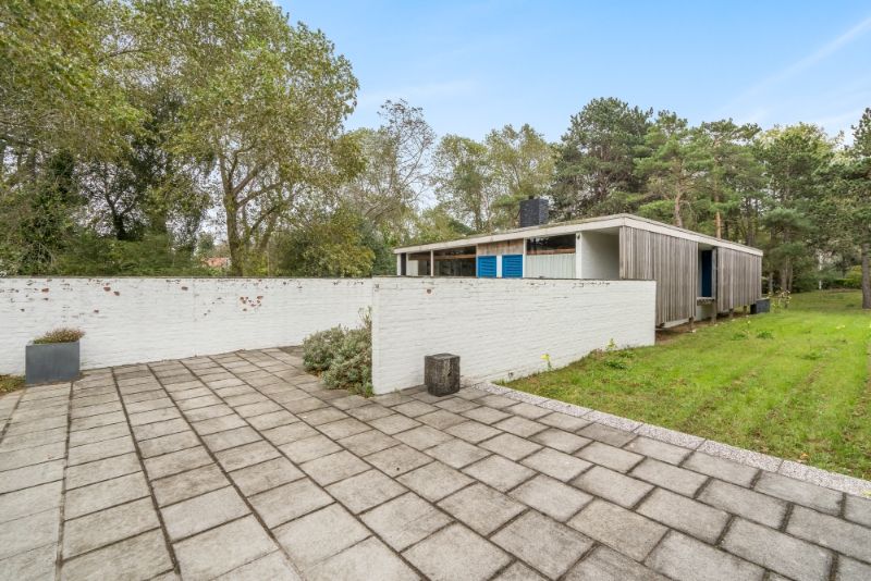 Beschermde modernistische villa op 3146m² gelegen in de Simli-wijk te Nieuwpoort-Bad. foto 4