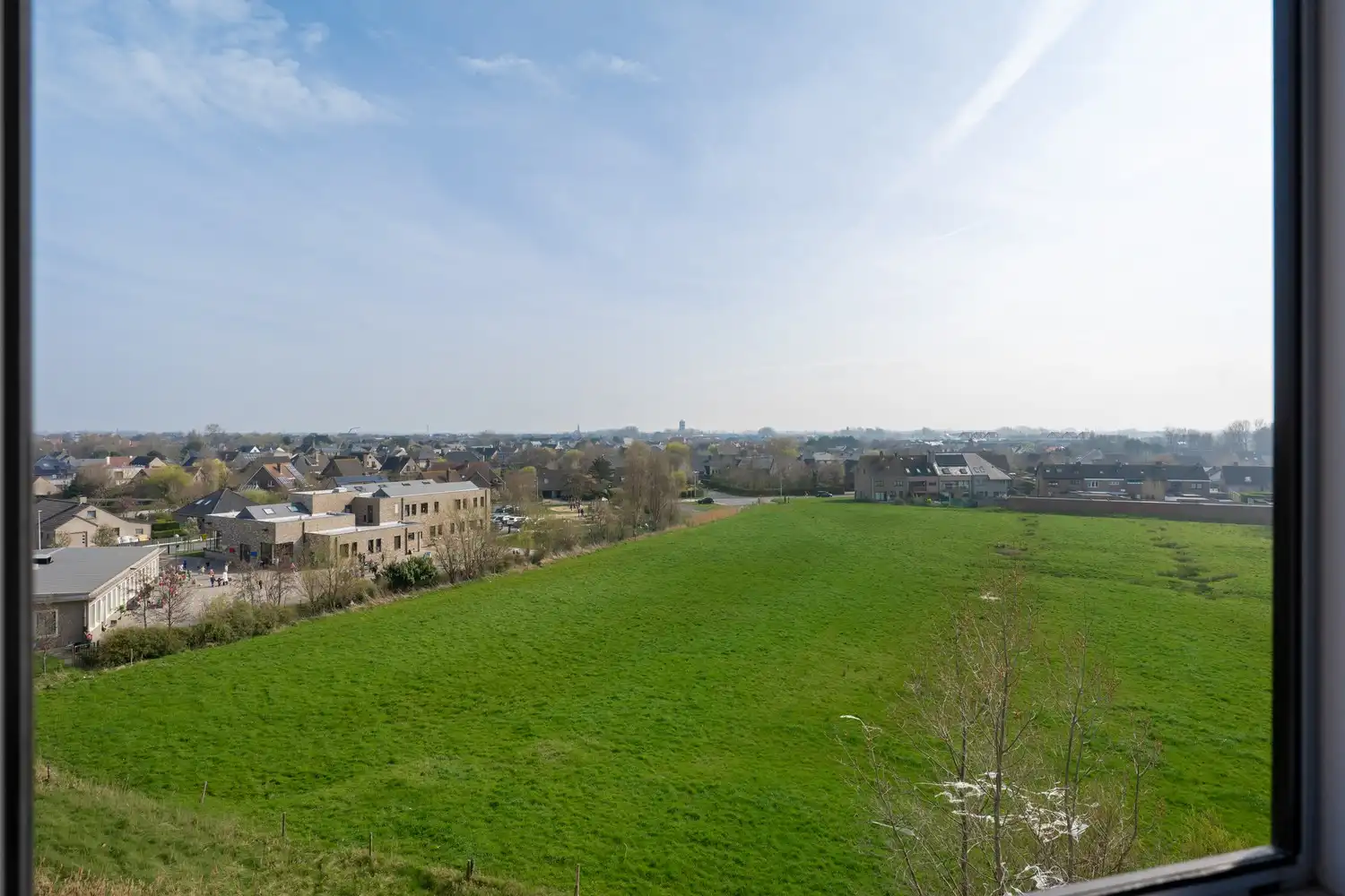 Appartement met 2 slpkrs en lateraal zeezicht nabij het centrum van Bredene foto 3