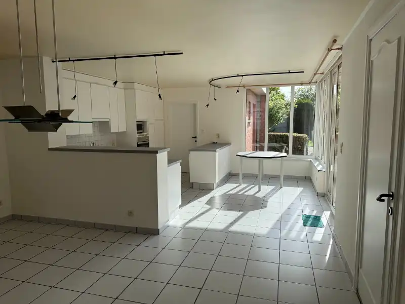 Te huur: charmante woning in het centrum, vlak bij het kanaal en zijn groene omgeving foto 3