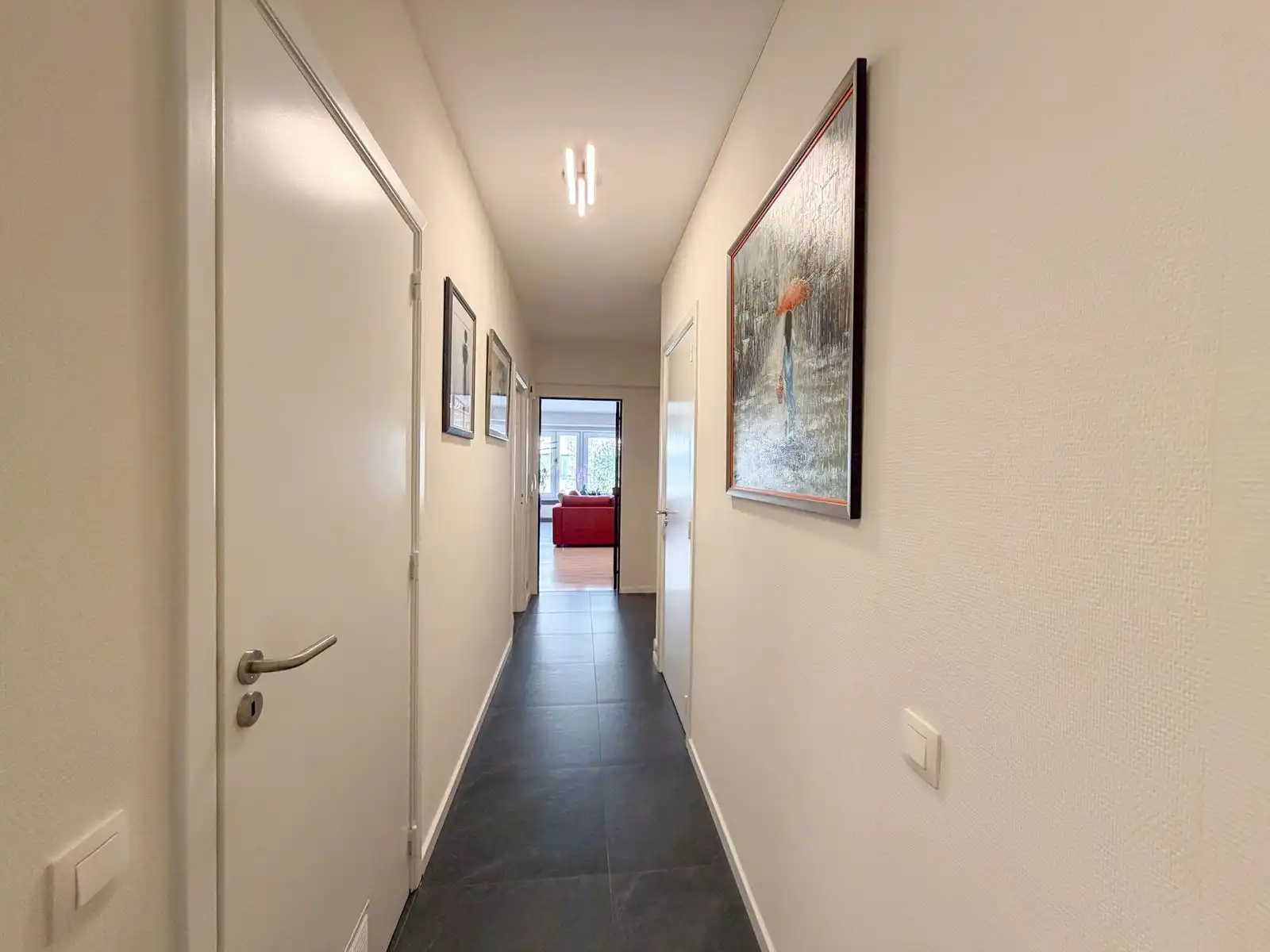 Volledig instapklaar en ruim appartement met 2 slpk en 2 badk foto 6