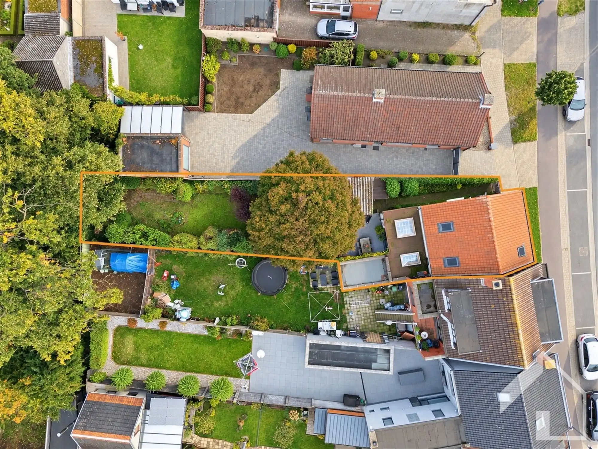 Woonhuis met potentieel, zij-ingang en prachtige tuin foto 19