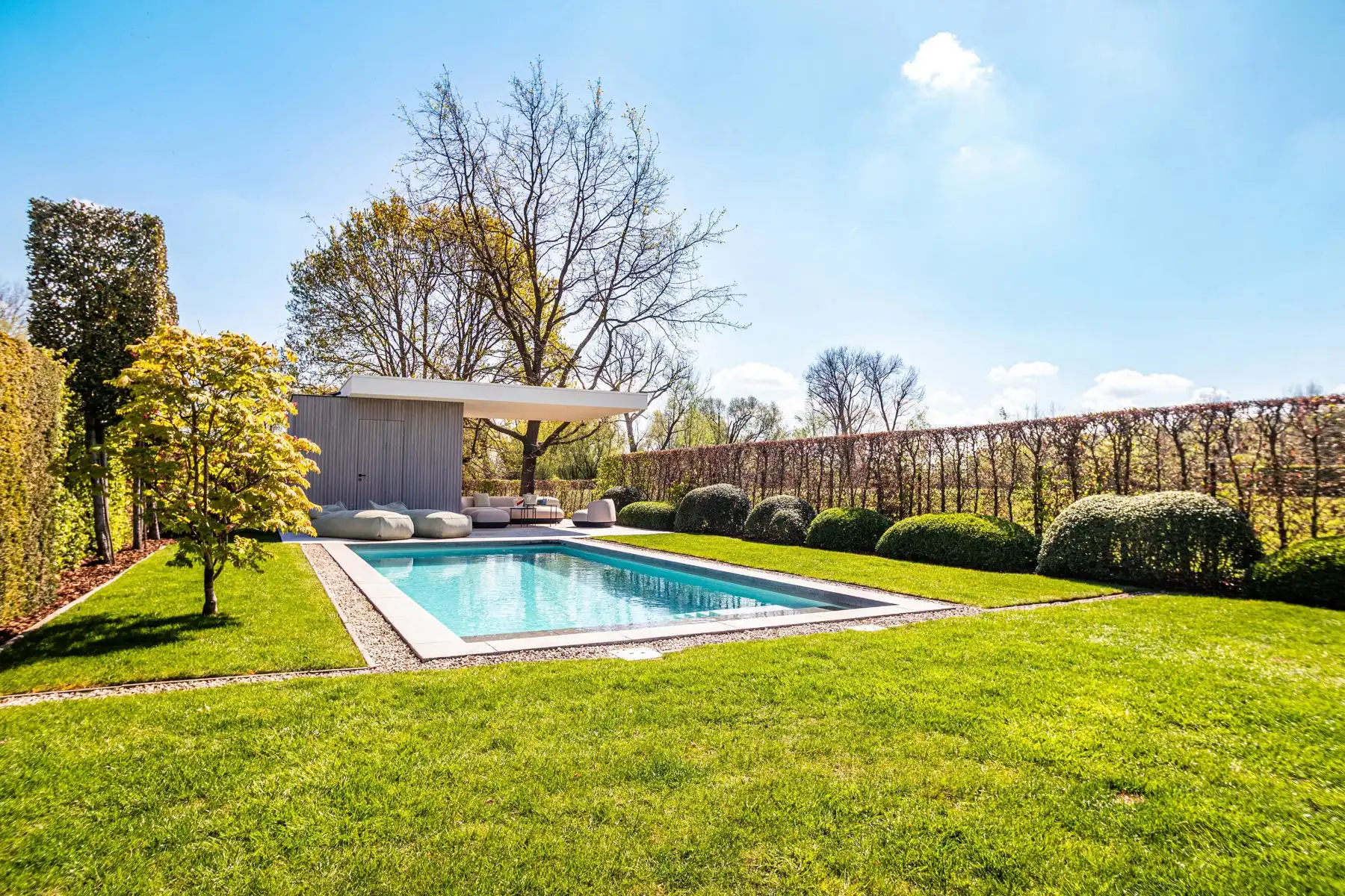 Exclusieve instapklare woning met zwembad en open groenzicht foto 43