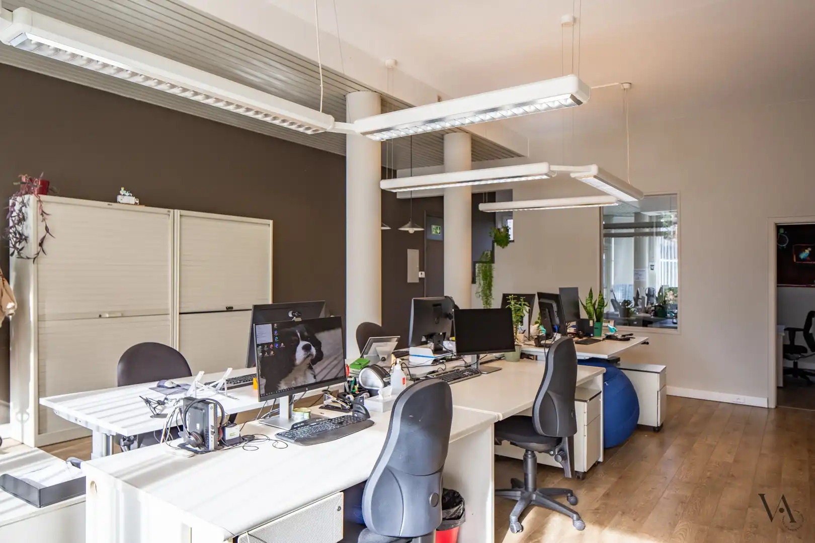 Kantoor- of praktijkruimte met parkingbox nabij UZ Gasthuisberg foto {{pictureIndex}}