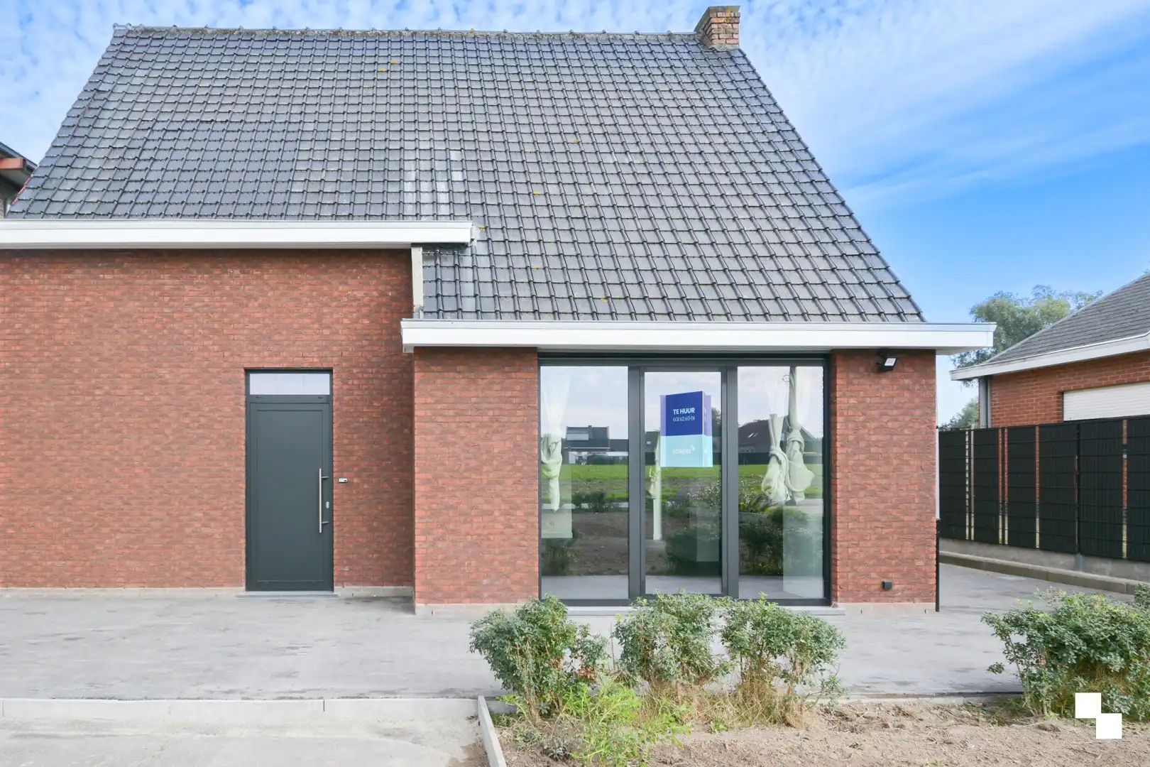 Volledig gerenoveerde alleenstaande woning met tuin, terras en garage in Hooglede. foto 23