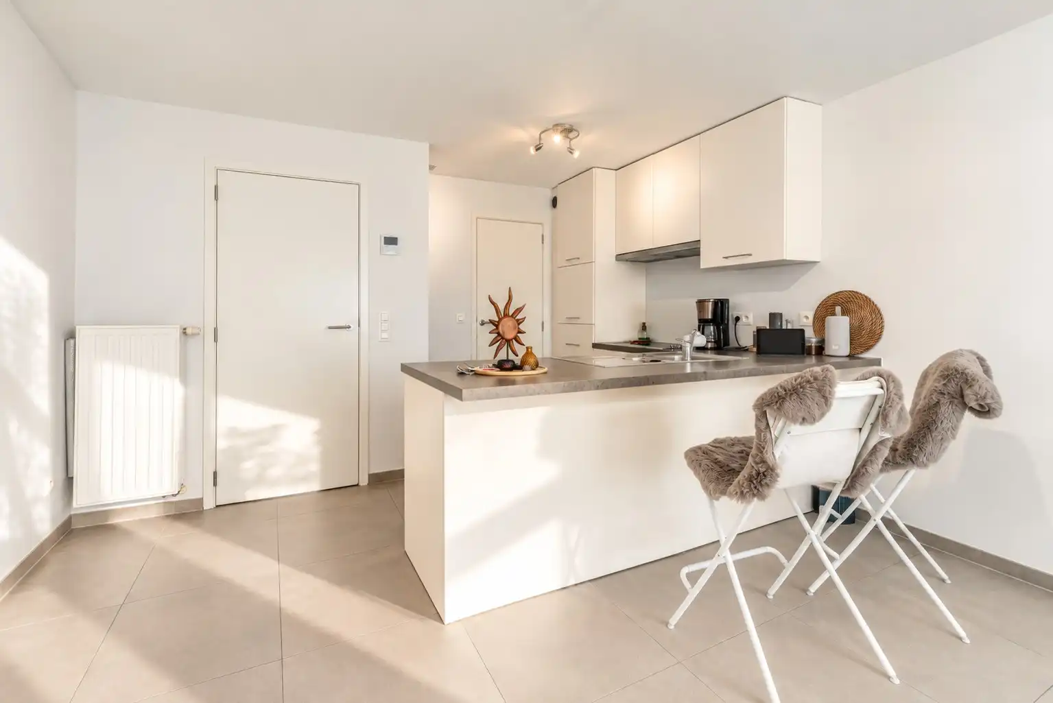 Goed onderhouden en energiezuinig 2-slaapkamerappartement aan station Aalter foto 5