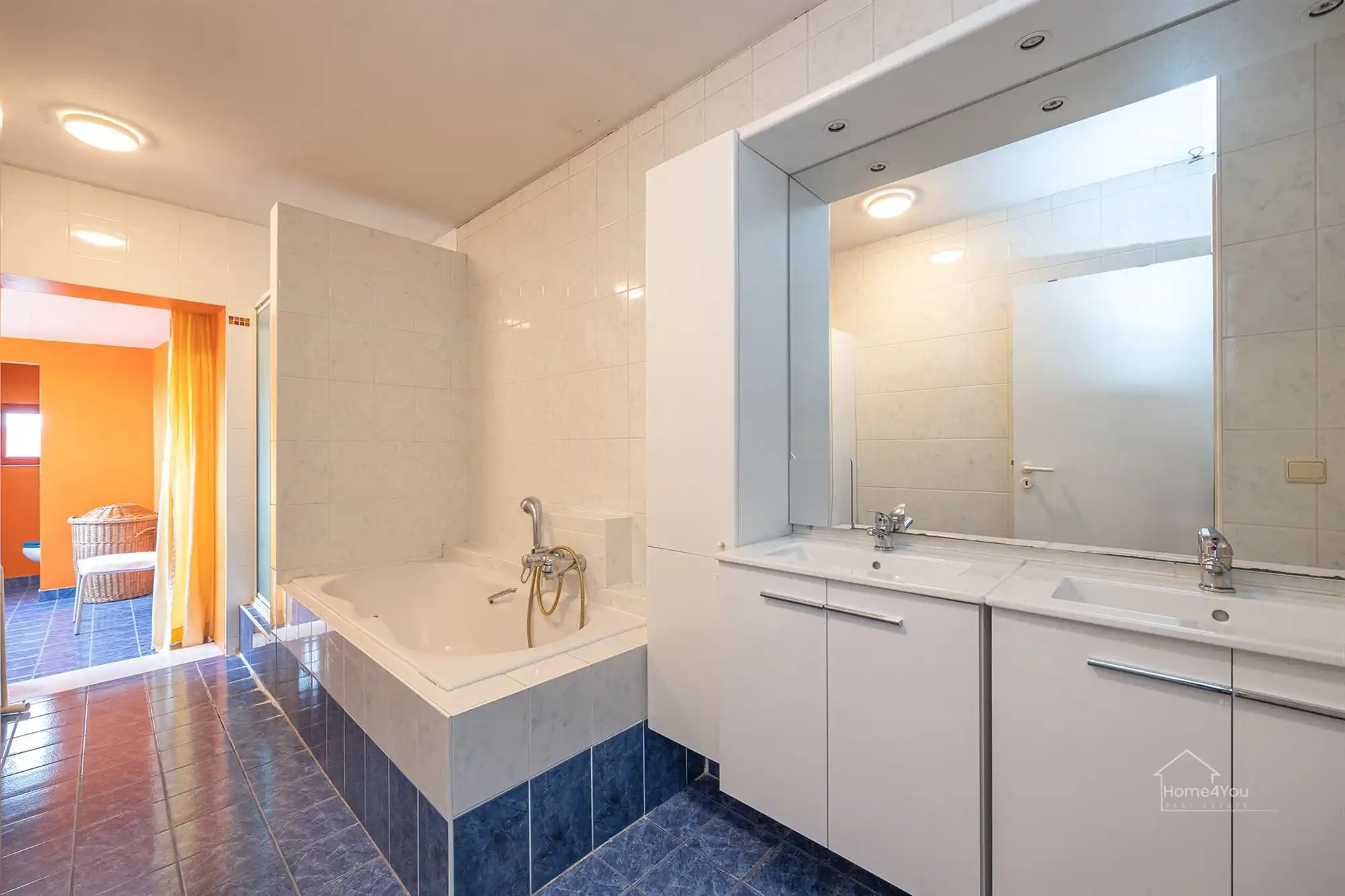 Veelzijdig handelshuis met ruim duplex appartement foto 16