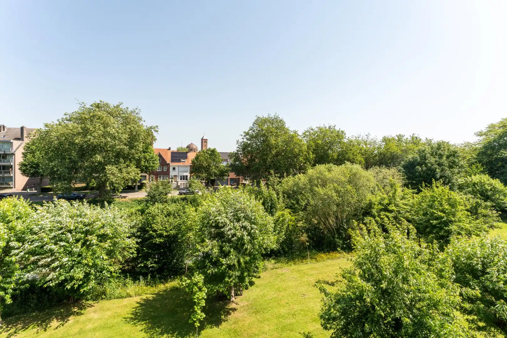 Lichtrijk en instapklaar appartement met garage te Kristus-Koning foto 14