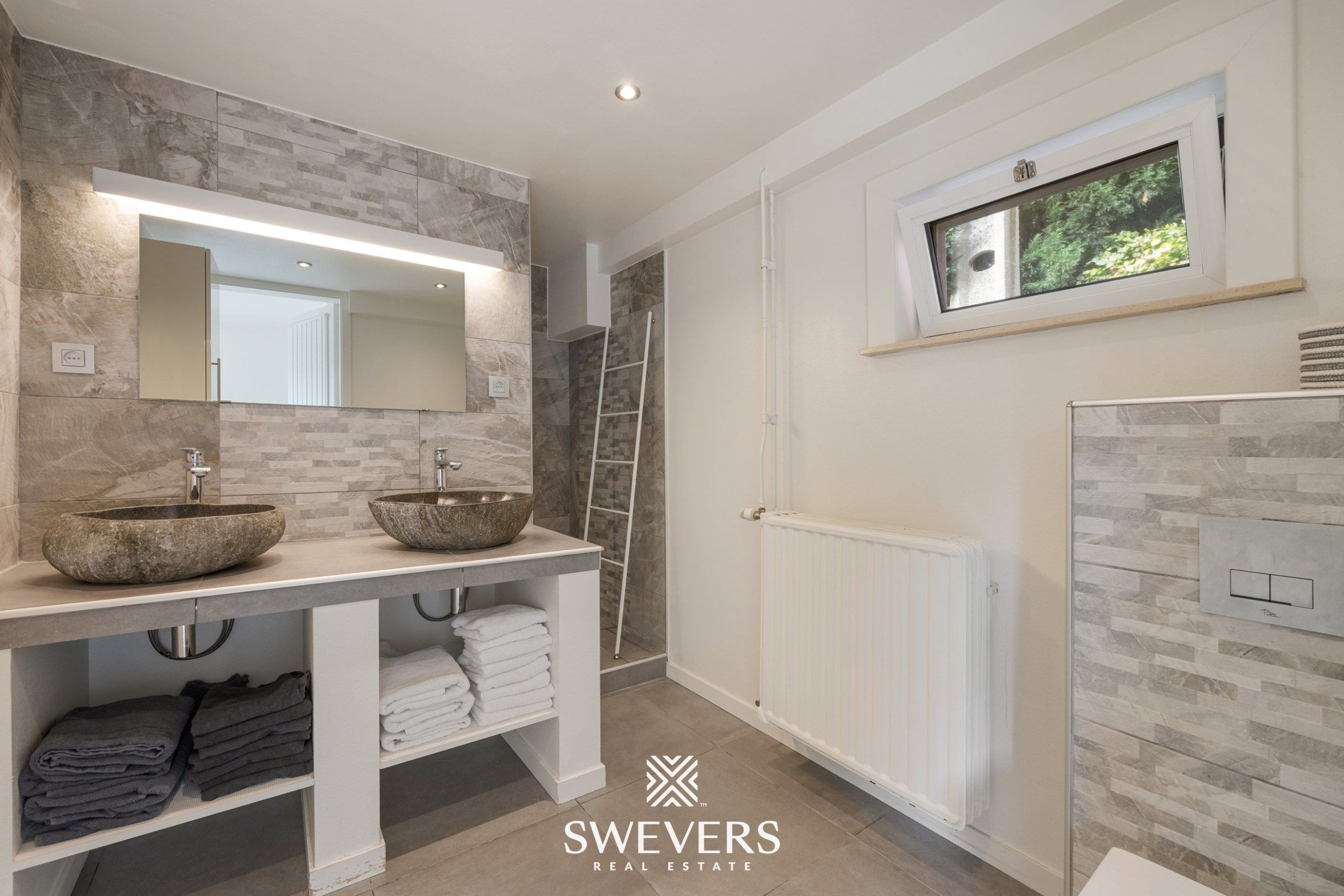 Gerenoveerde woning op 27 are en vergunde stal van 147 m² foto 17