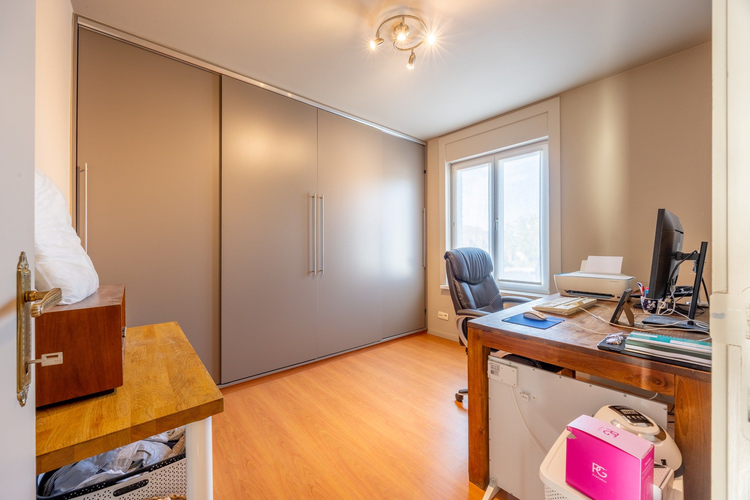 VERNIEUWDE WONING MET TUIN EN GARAGE foto 9