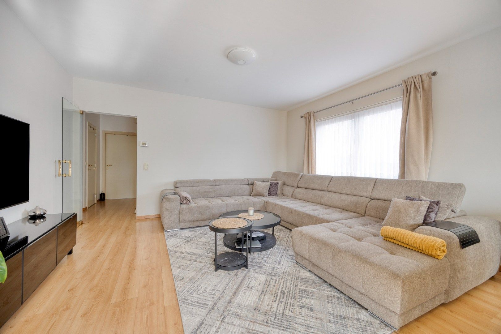 TE KOOP - Op zoek naar een energiezuinige en lichtrijke 2-slpk appartement in Merchtem? Welkom Home! foto 2