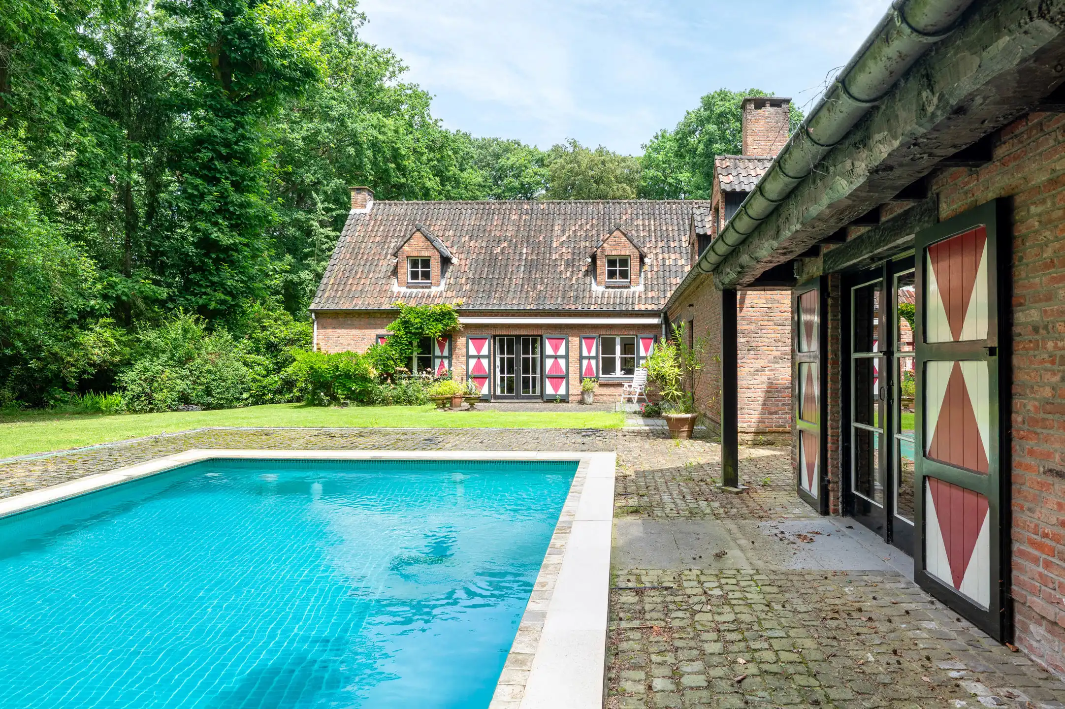 Hoofdfoto van de publicatie: AARTSELAAR - Villa op residentiële toplocatie