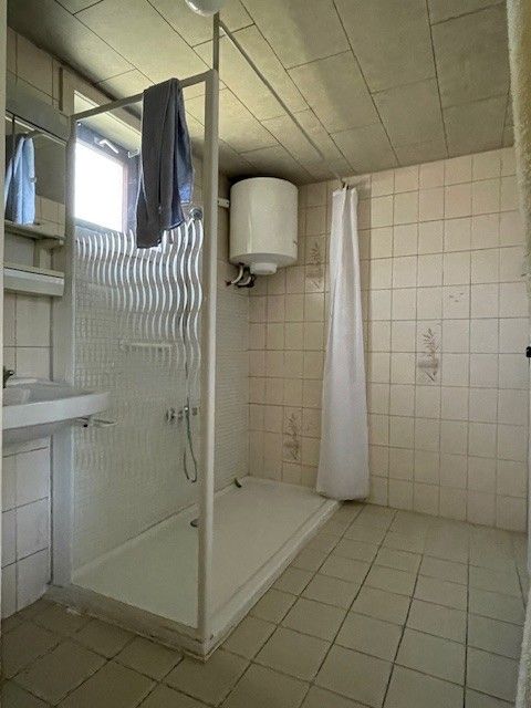 Ruime, vrijstaande te renoveren gezinswoning met veel potentieel op in totaal 875m² op toplocatie in As. foto 3